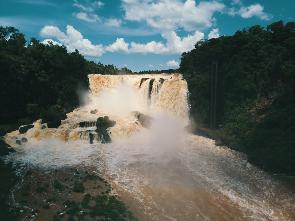 Saltos del Monday em Ciudad del Este