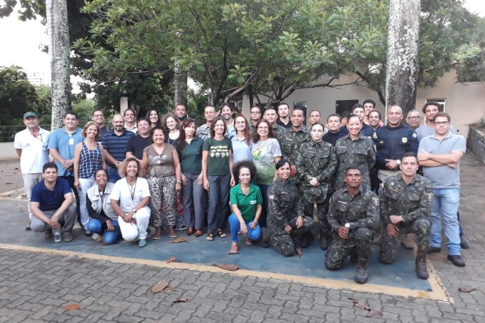 Tráfico de papagaio-verdadeiro foi um dos temas do curso realizado na Bahia