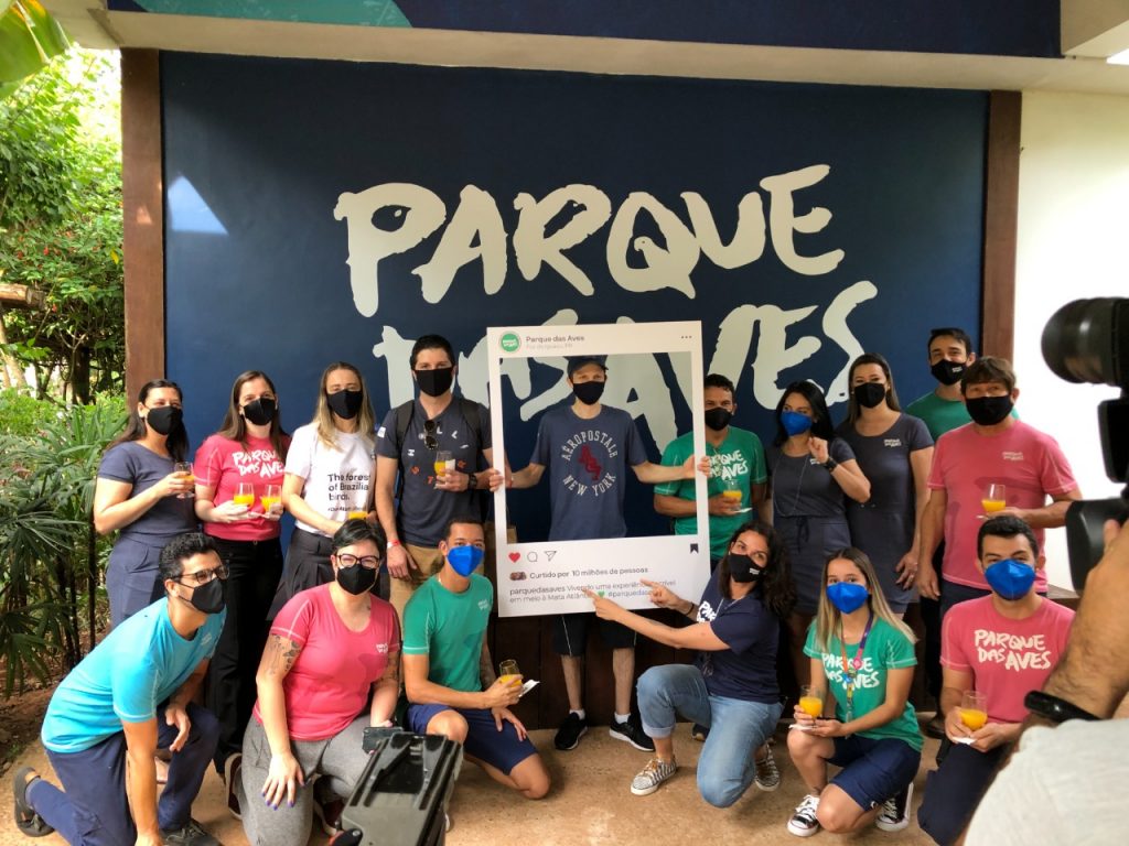 Celebrando os 10 milhões de visitantes.